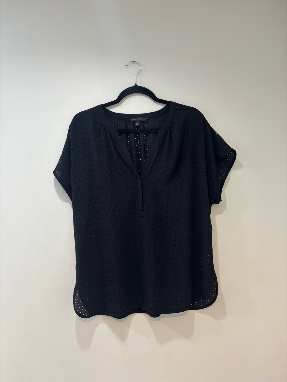 Banana Republic Black Short Sleeve V-Neck Perforated Blouse